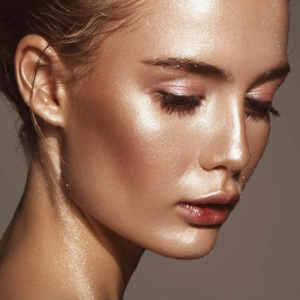 NARS Highlighting Powder in Celeb Fave Albatross